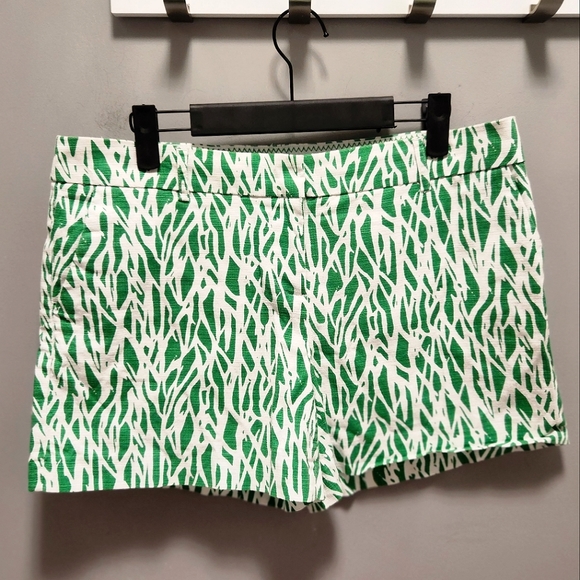 NWOT Womens Shorts Sz 10 - Picture 1 of 5